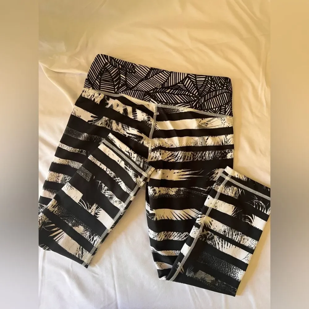 Lululemon Athletica Black White Capri Leggings athleisure athletic summer